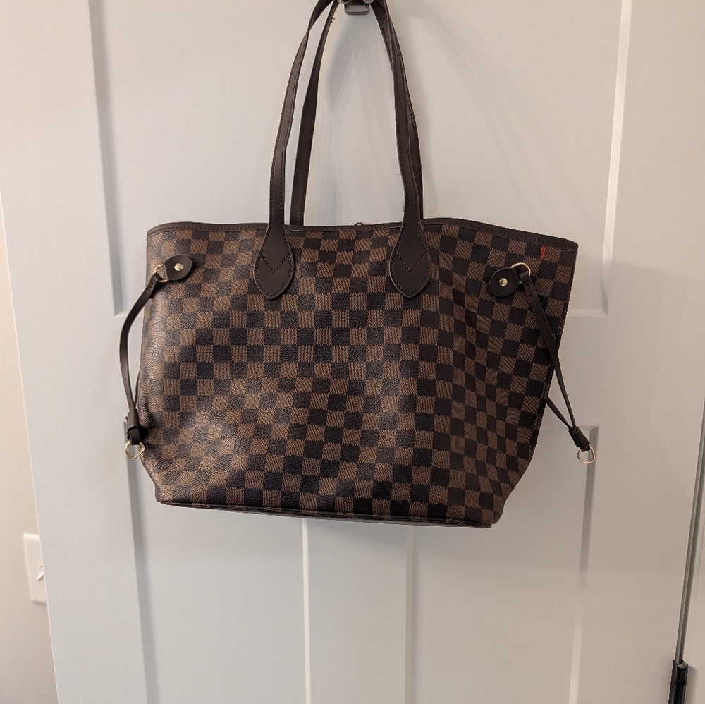 Elegant Checkered Daisy Rose Tote Bag